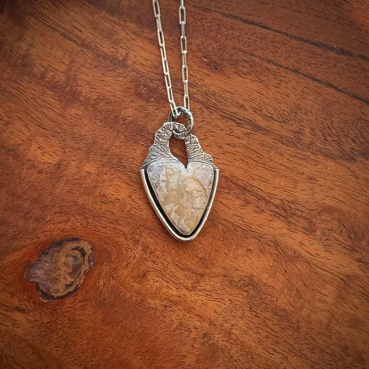 Bella Vista Agate Necklace